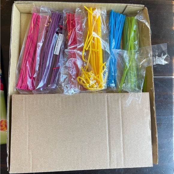 Stick-Ums magic sculpting sticks boxed game - Picture 5 of 8